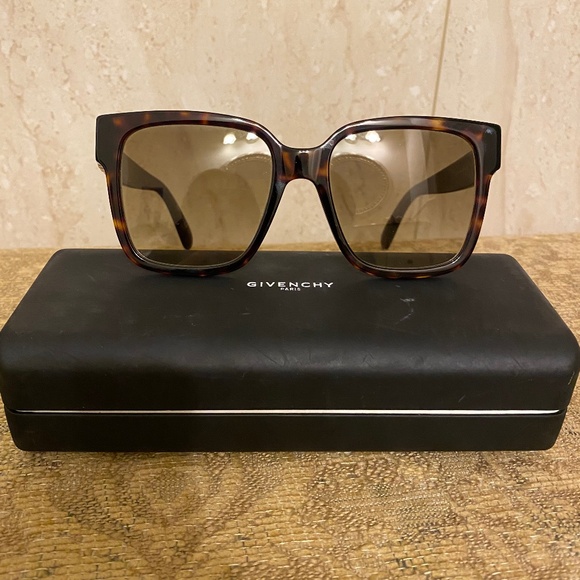 Givenchy Accessories - Givenchy Oversized Square Sunglasses in with Case